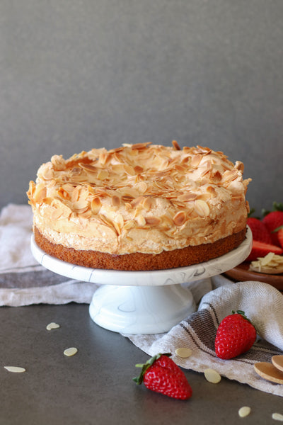 TARTA DE MERENGUE Y MERMELADA DE FRESAS